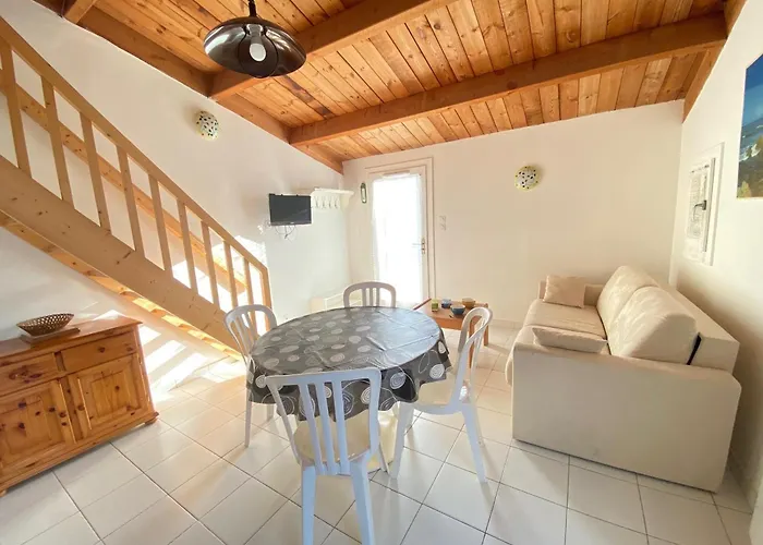 Maison Type 2 Avec Piscine Chauffee, Tennis Et Proximite Bord De A - Fr-1-231-306 *